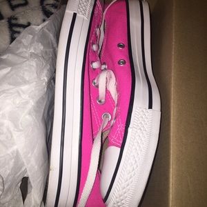 Converse (pink and white)
